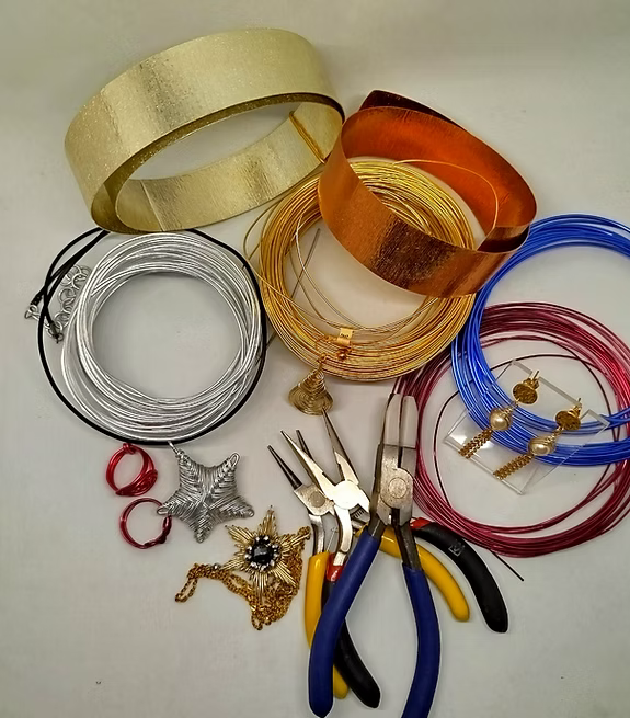 Materiel et outil de création de bijoux fantaisie