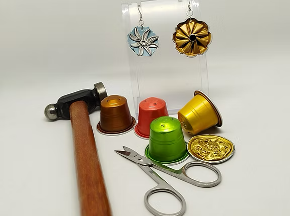 Capsules de café avec outils de confection de bijoux fantaisie