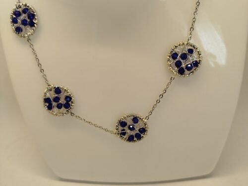 IMG_20240920_133426 collier-long-pour-femmes-chaine-argente-en-acier-7-connecteurs-remplit-avec-des-perles-a-facettes-bleu-fermoir-mousqueton-bijou-fait-main