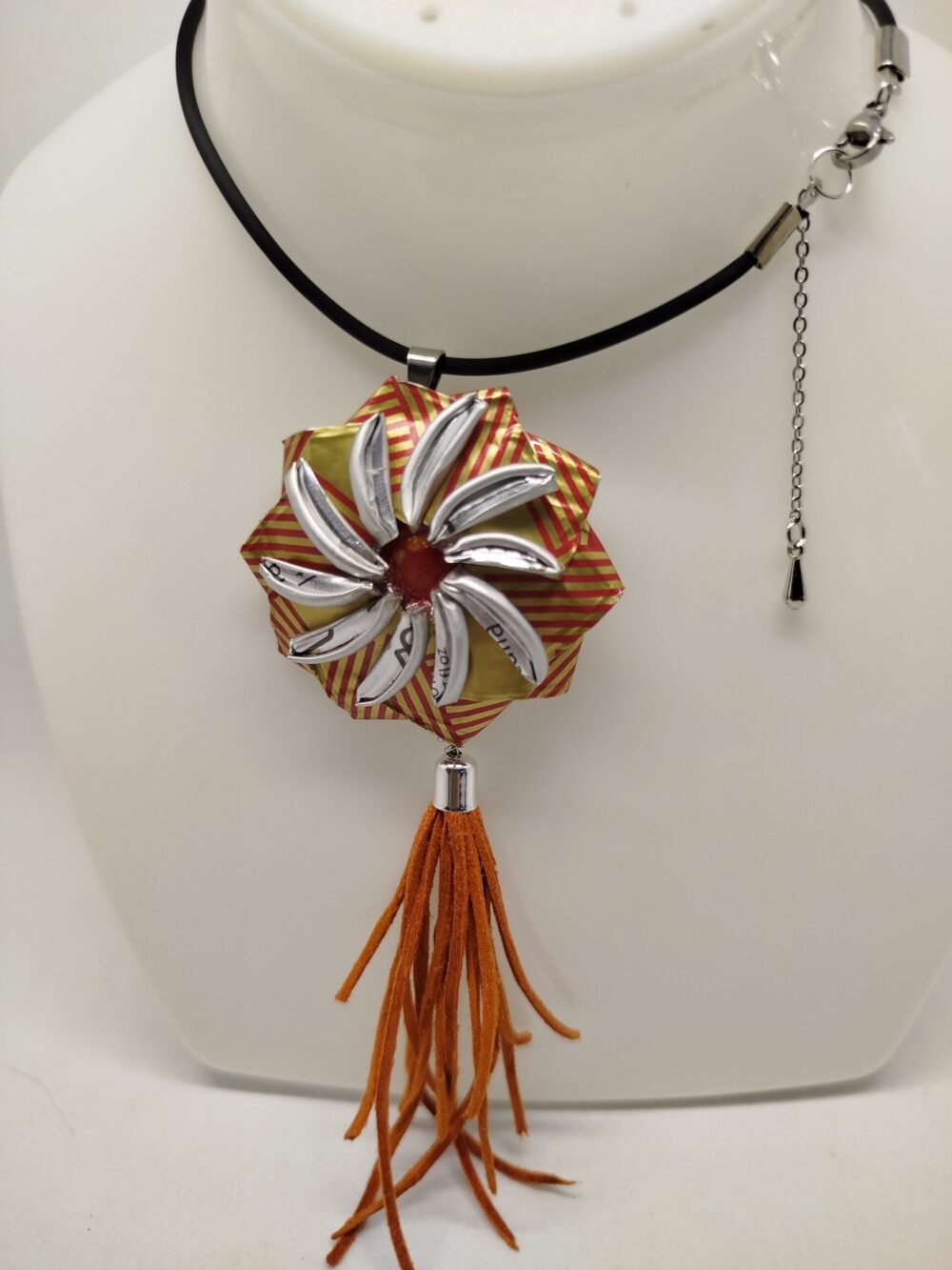 pendentif en capsules de café vertuo orange et pompon orange