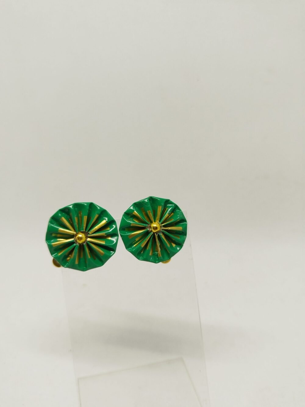 clip d'oreilles créées en capsules de café vert