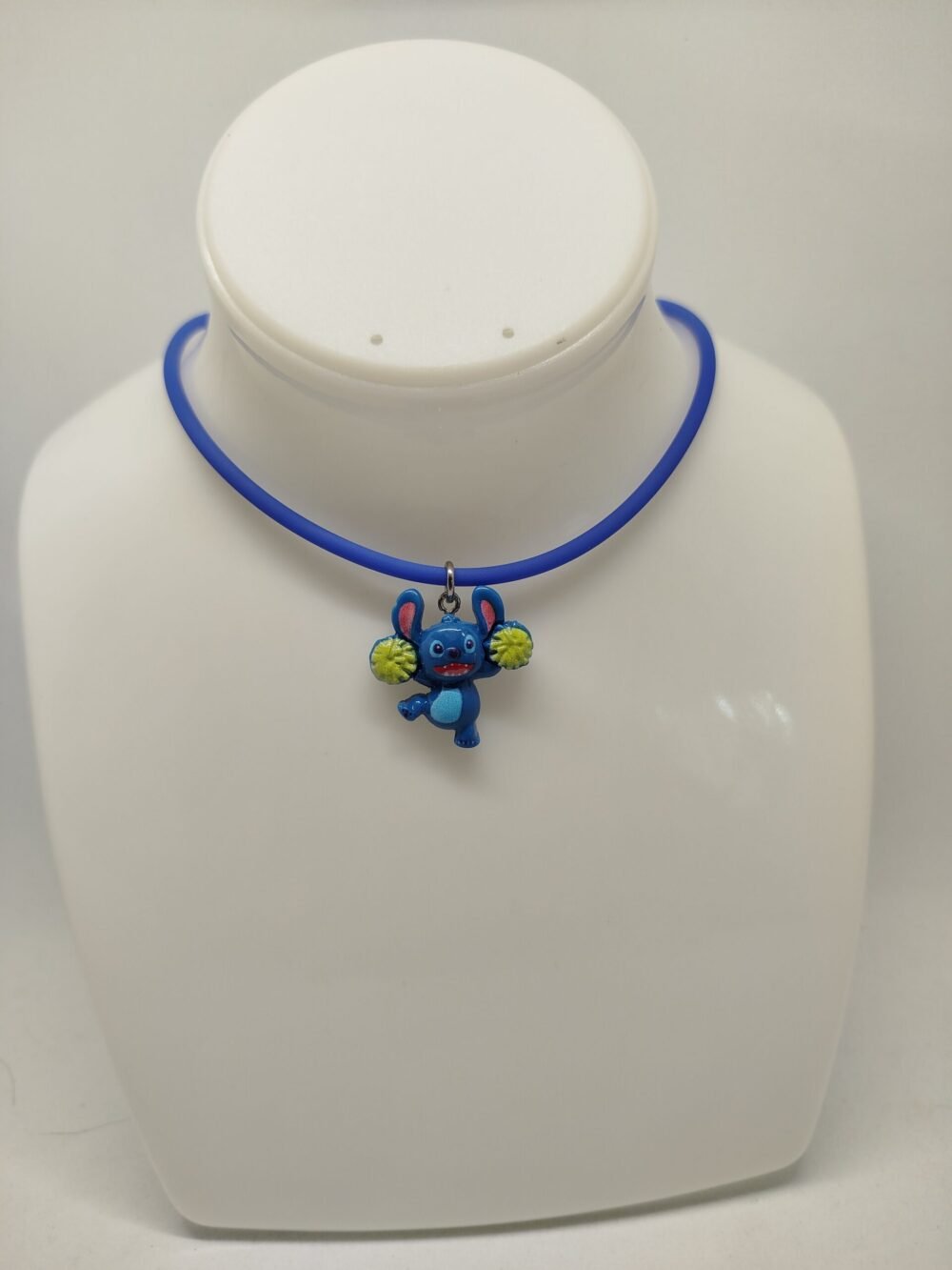 colliers enfant avec figurine stitch