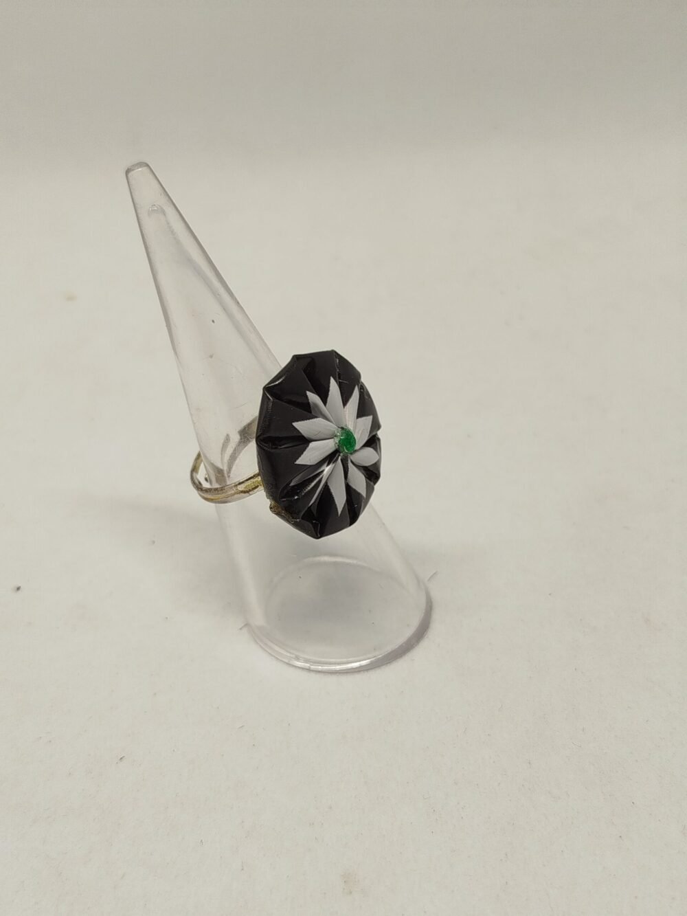 bague-en capsules de café noir-a-strass-vert-foncé