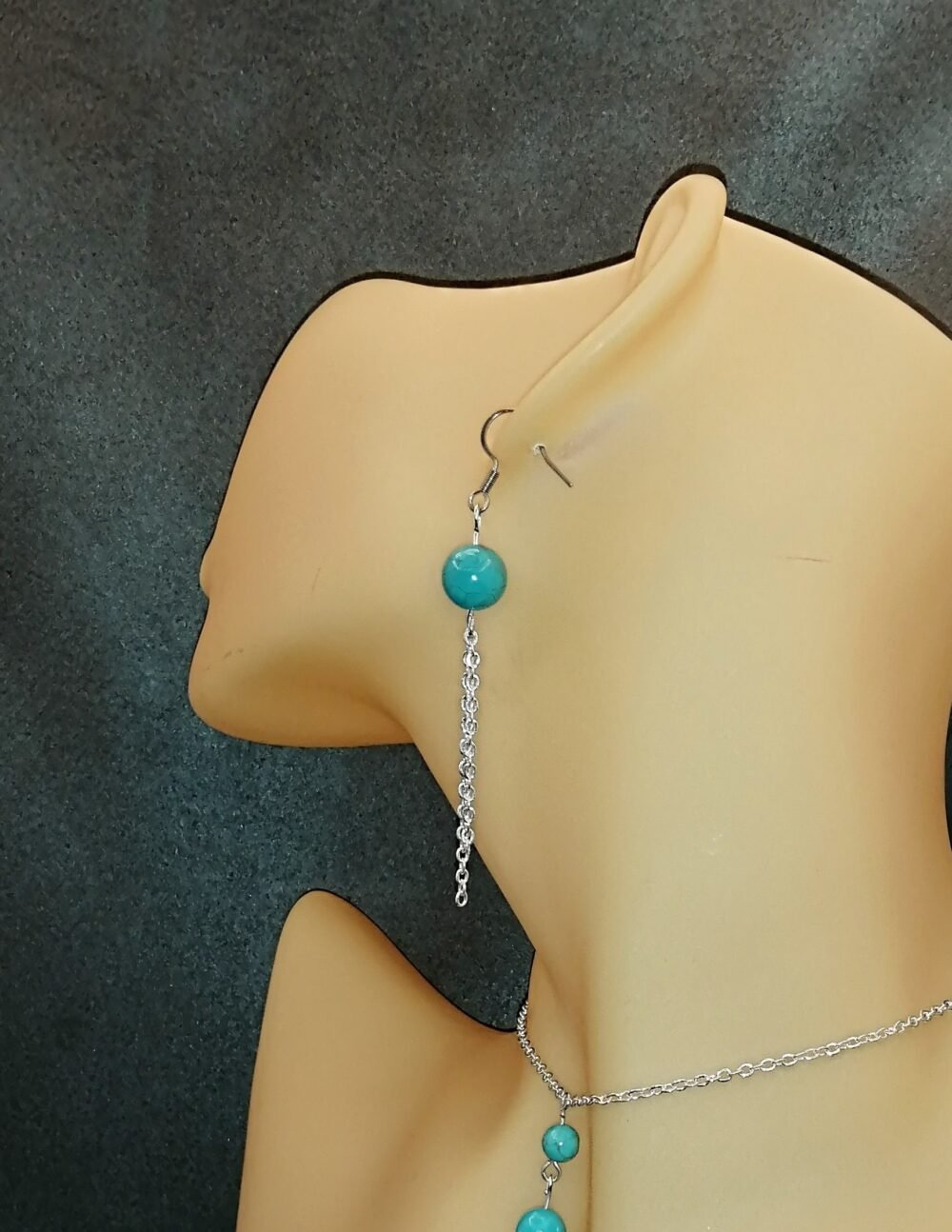 boucles d'oreilles avec pierre naturelle turquoise et morceaux de chaîne argentée