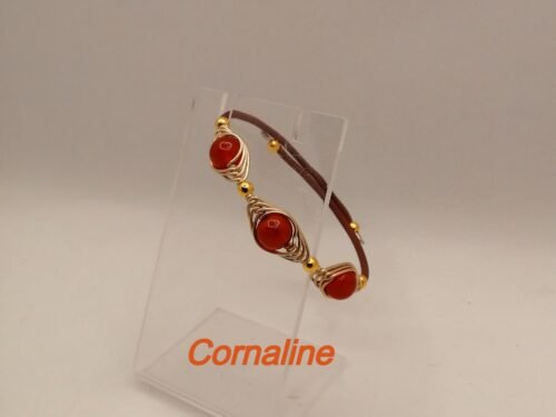 bracelet-avec-pierres-cornaline-et-du-fil-aluminium-couleur-champagne-fait-main