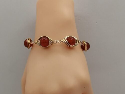 bracelet pierre cornaline et fil aluminium doré