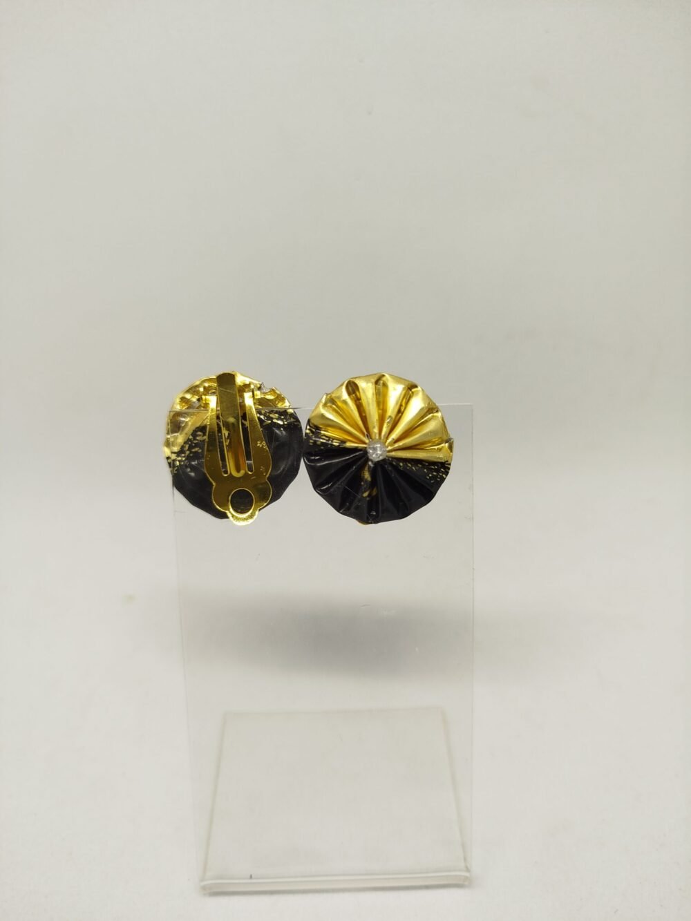 clip-doreilles-en-capsules-cote-dor-noir