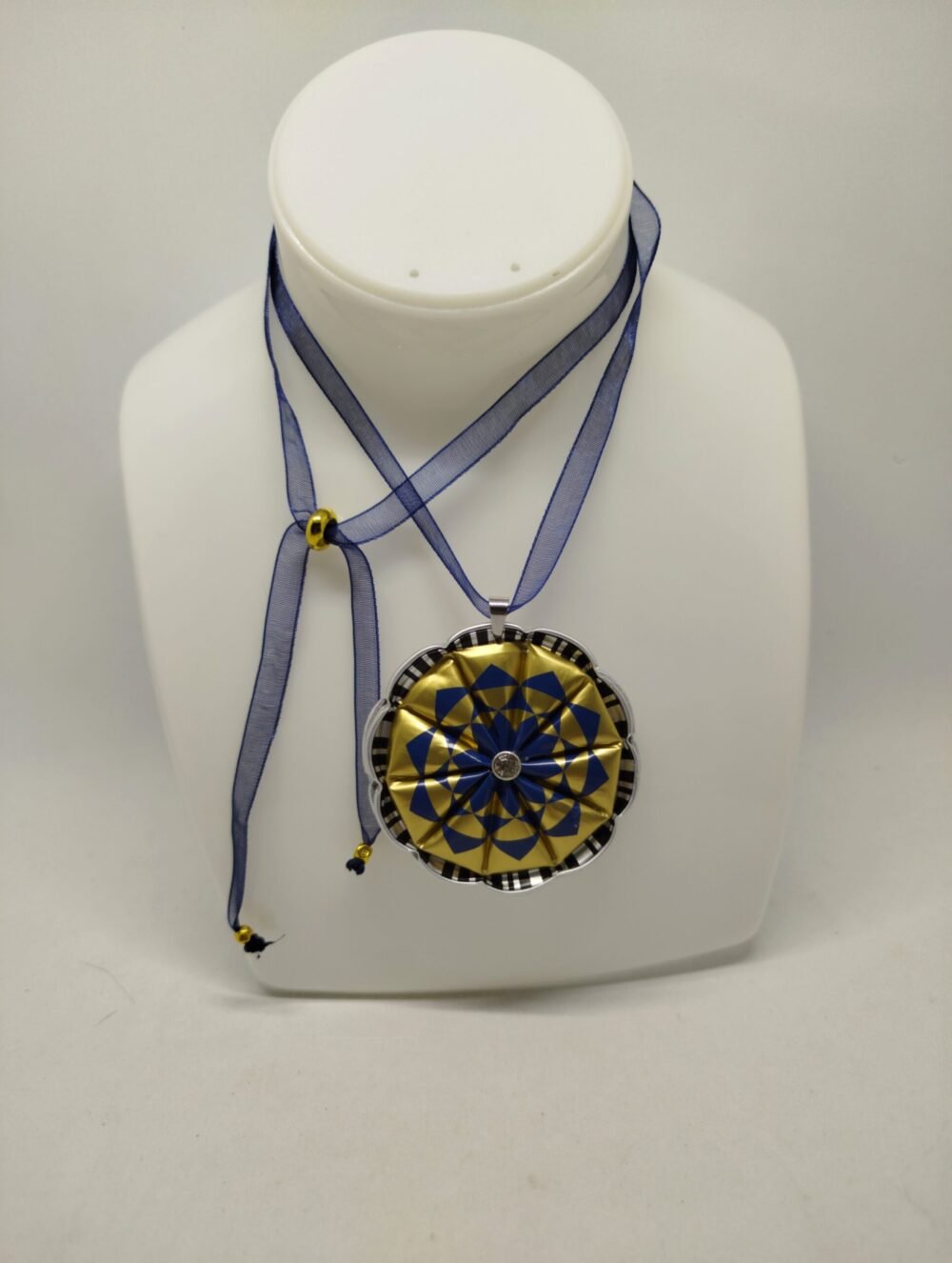 collier-vertuo-dore-bleu