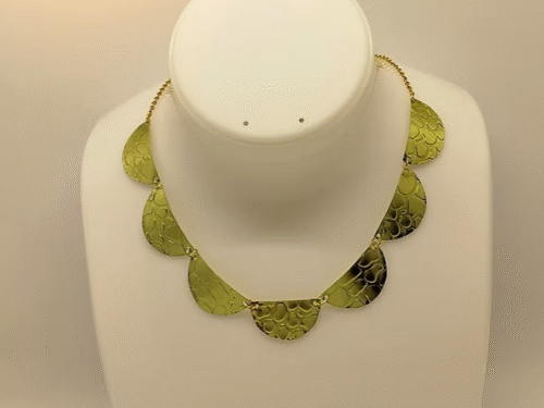 collier-vert-pomme-en-fil-aluminium-large.