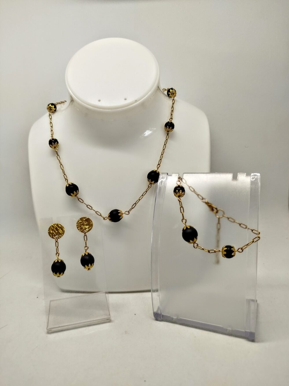 Parure en Pierres Naturelles Onyx et Pétales de Perles