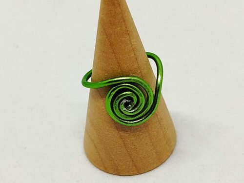 magnifique-bague-en-fil-aluminium-vert-clair-