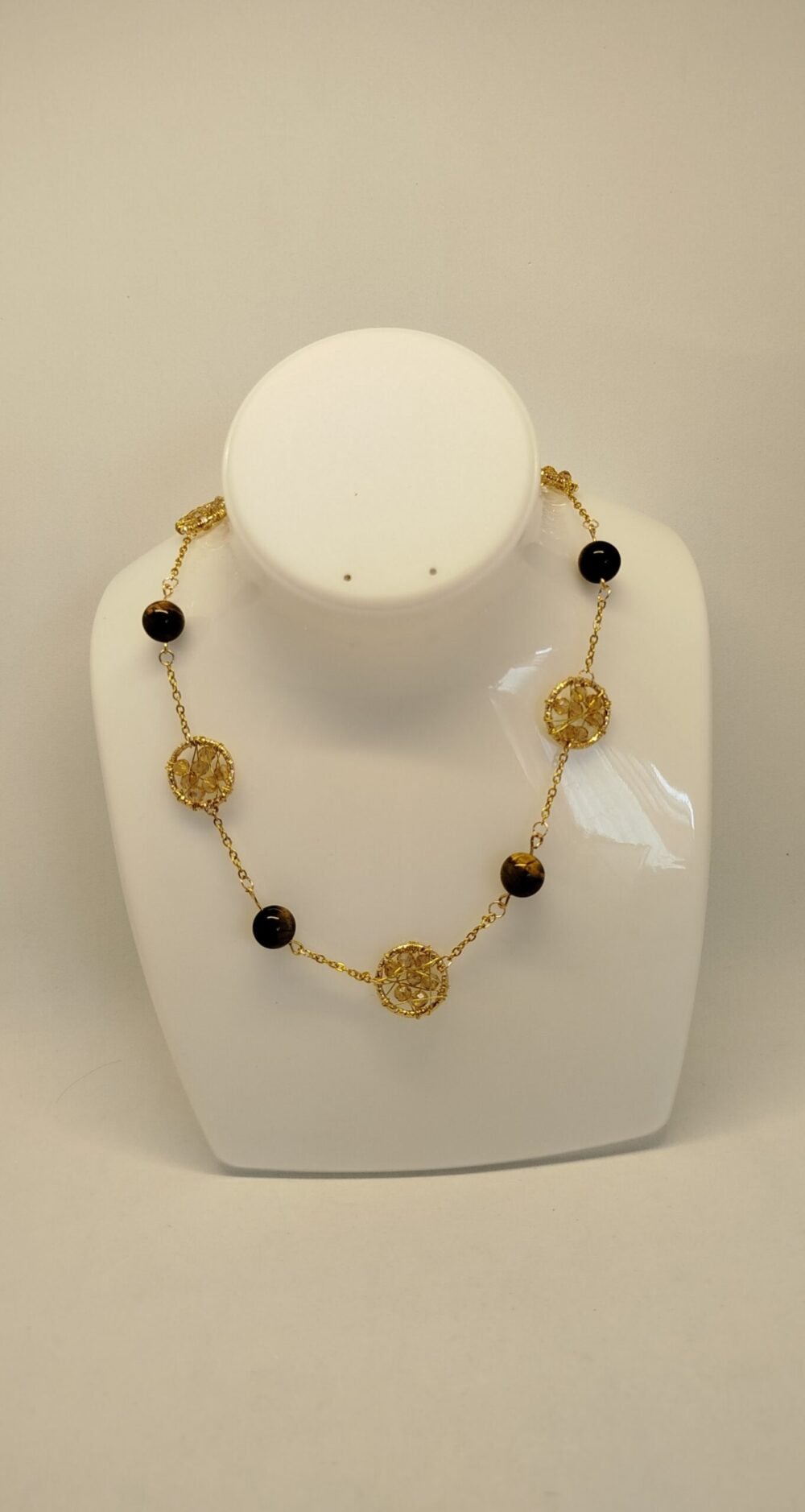 collier en pierres naturelles œil de tigre