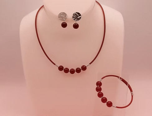 parure en pierres grenat