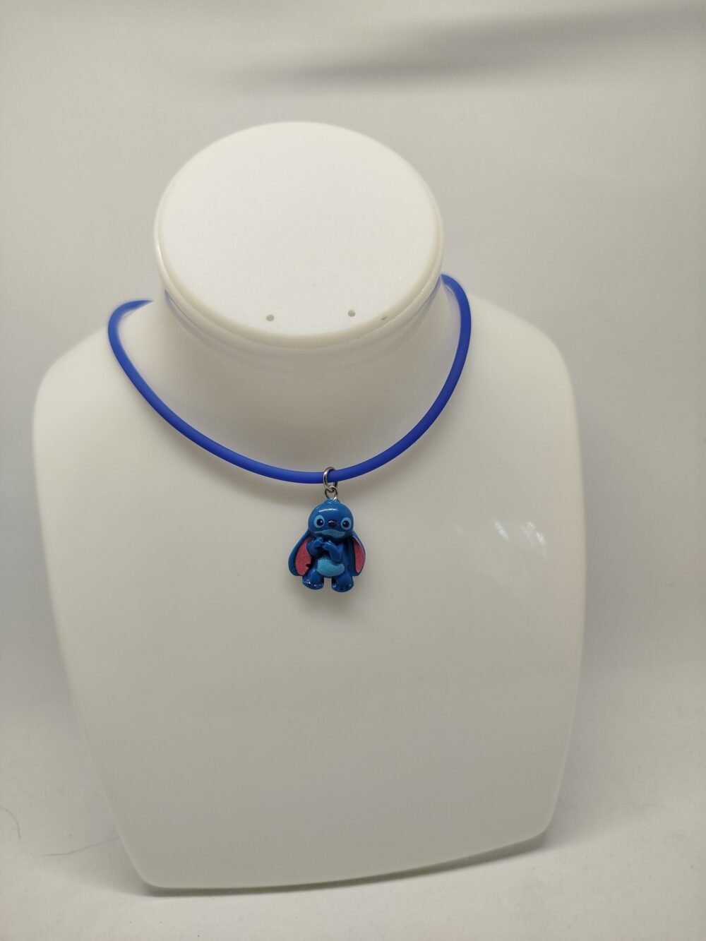 colliers enfant avec figurine stitch