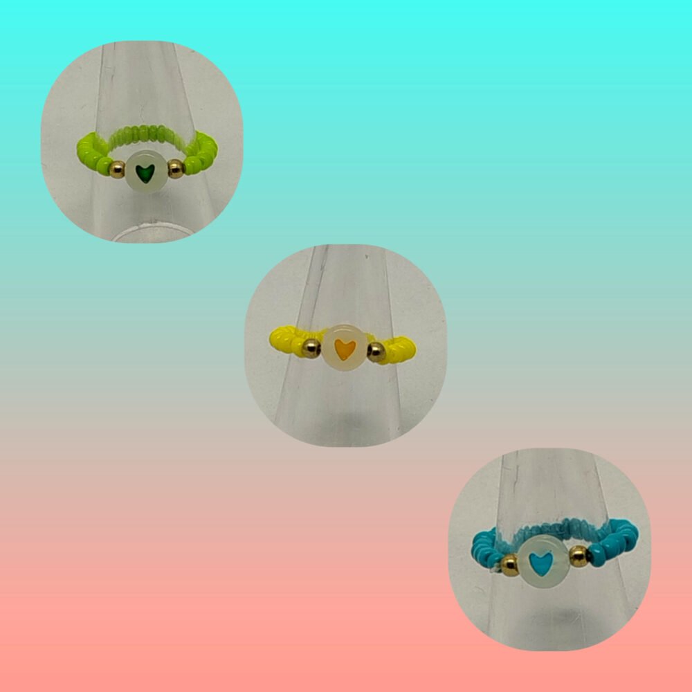 3 modèles de bagues pour enfants avec petit cœur lumineux