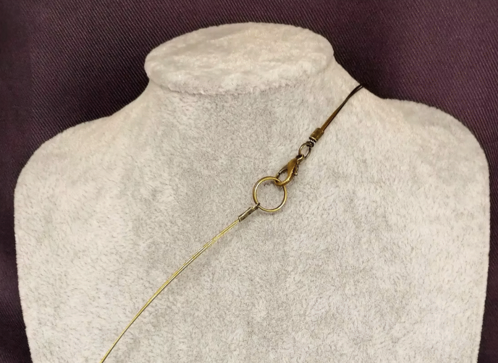 câble à bijoux doré avec fermoir mousqueton doré