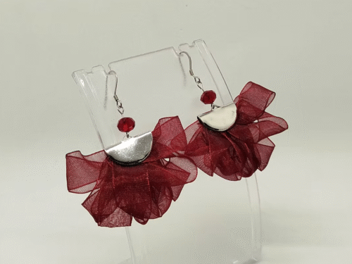 boucles d’oreilles en ruban organza rouge crochets argenté boucles d'oreilles en ruban organza rouge crochets argenté