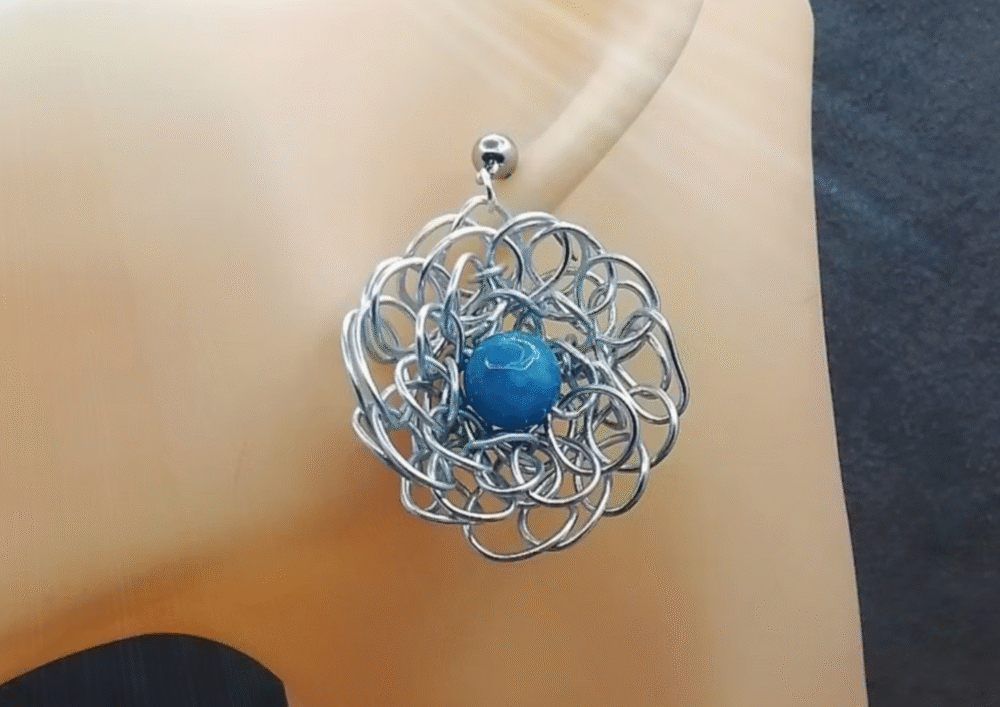 Boucles D'Oreilles En Fil Aluminium Et Pierre Calcédoine