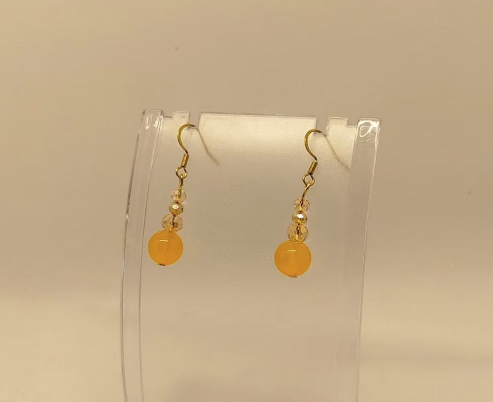 boucles d'oreilles bijoux fait main avec pierres calcédoine jaune crochets hypoallergéniques couleur doré