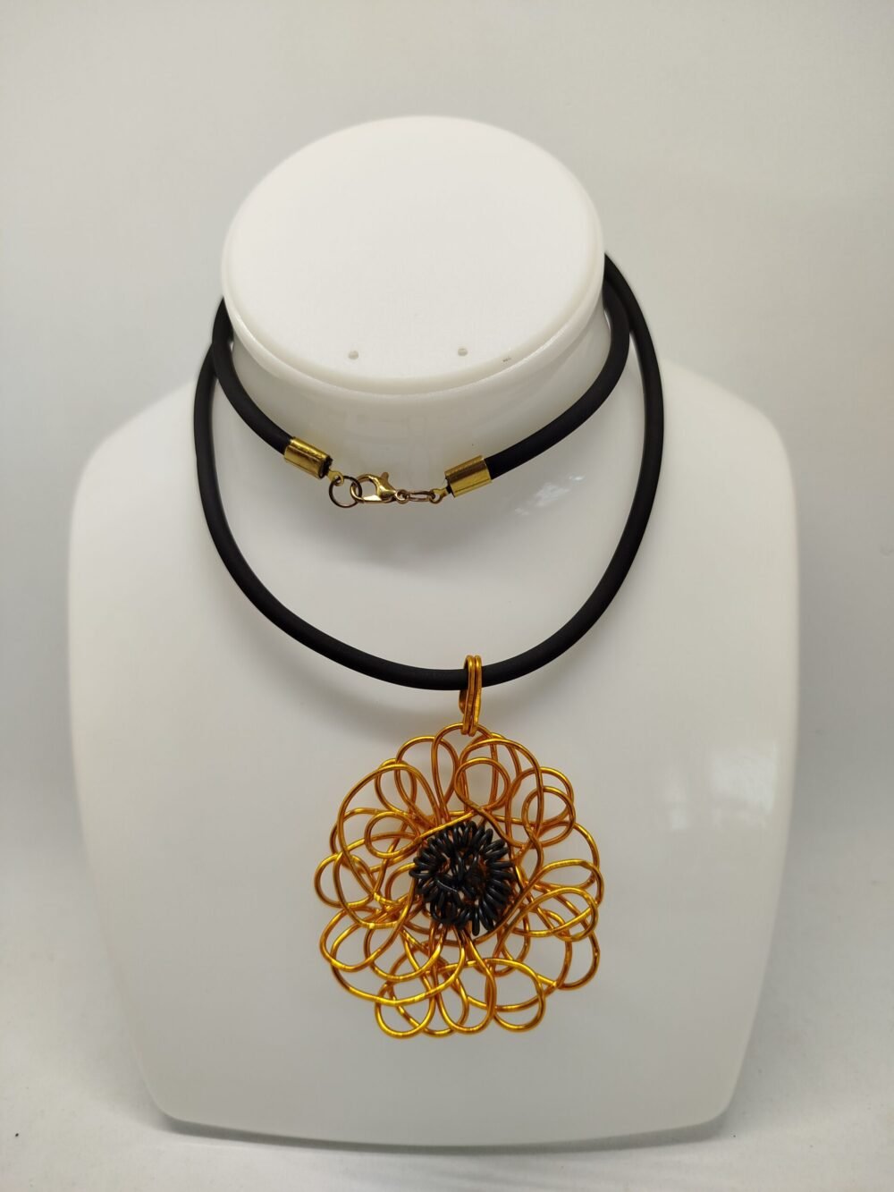 Collier Gigantesque Moderne et Romantique avec pendentif en forme de fleur de 7 cm