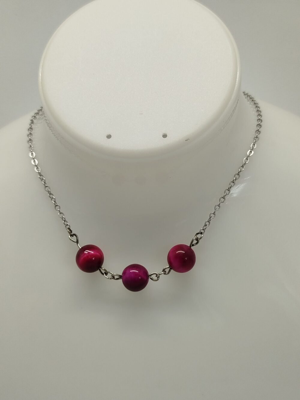 collier en acier à maillons et 3 pierres naturelles agate magenta