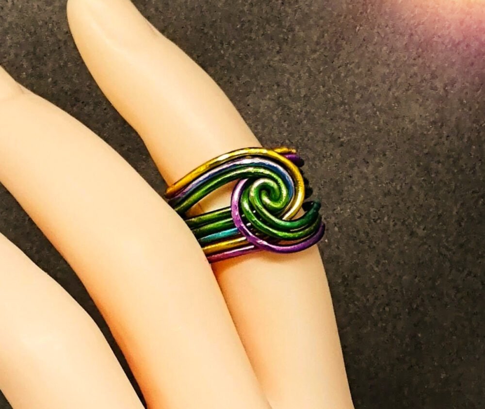 bague en fil aluminium multicolore