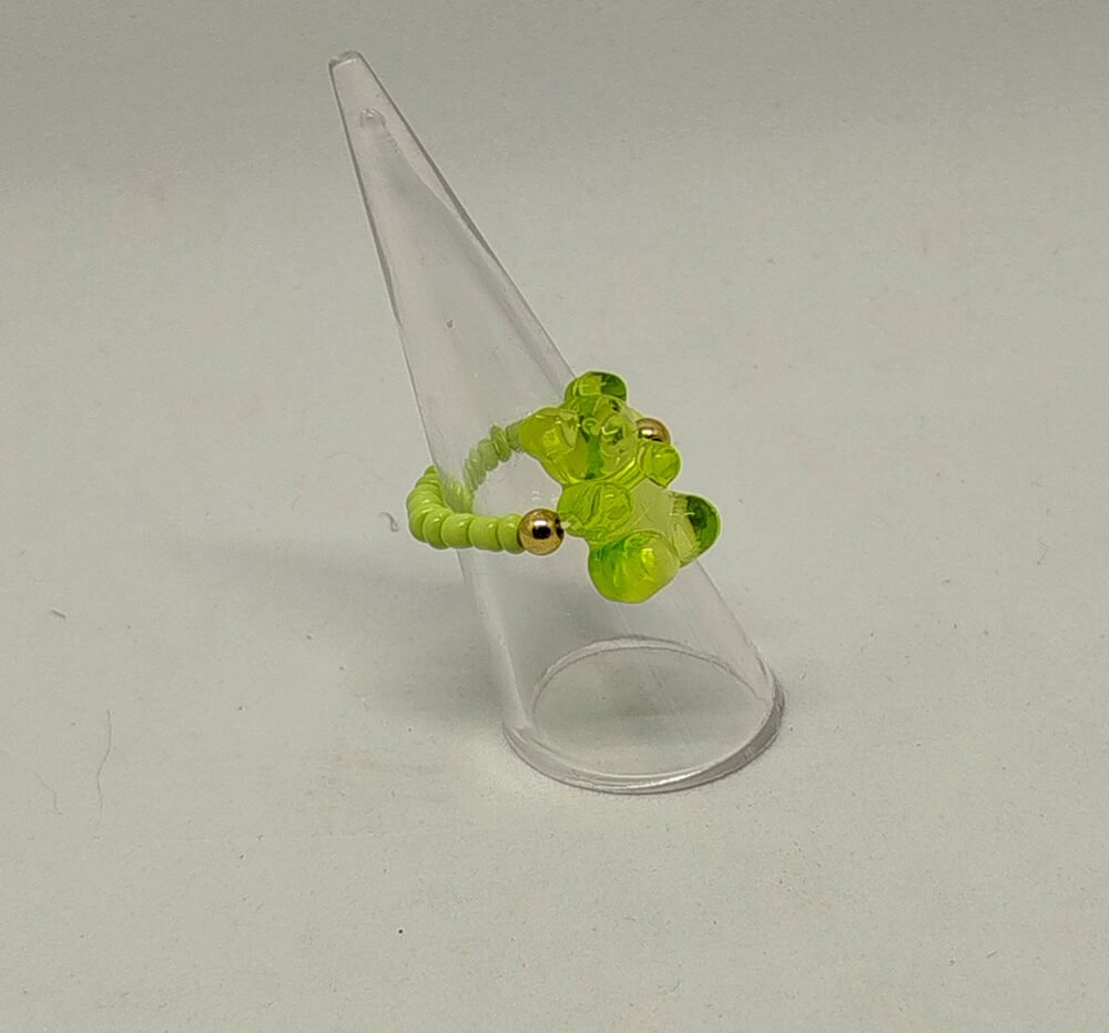bague enfant en résine verte petit ourson
