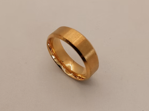 bague hommes en acier doré bague-hommes-en-acier-dore