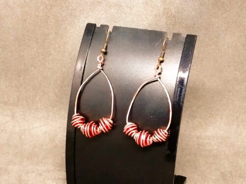 boucles d'oreilles avec 3 petites cages à perles en fil aluminium cuivré faits main