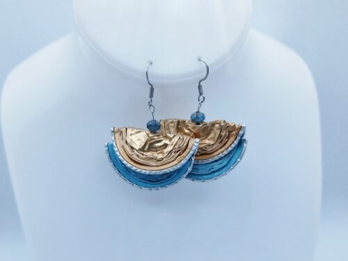 boucles d'oreilles capsules café bleu et doré en forme de demi lune