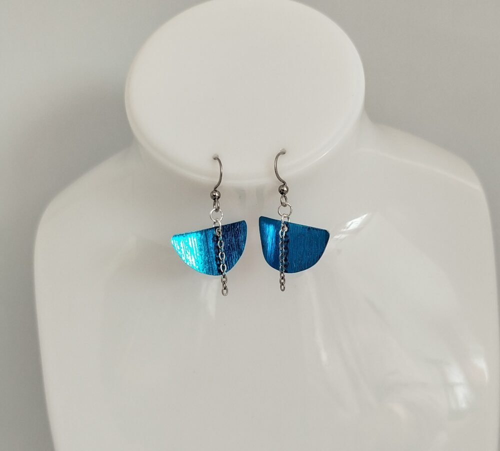 boucles d'oreilles en fil aluminium bleu bijou fait main