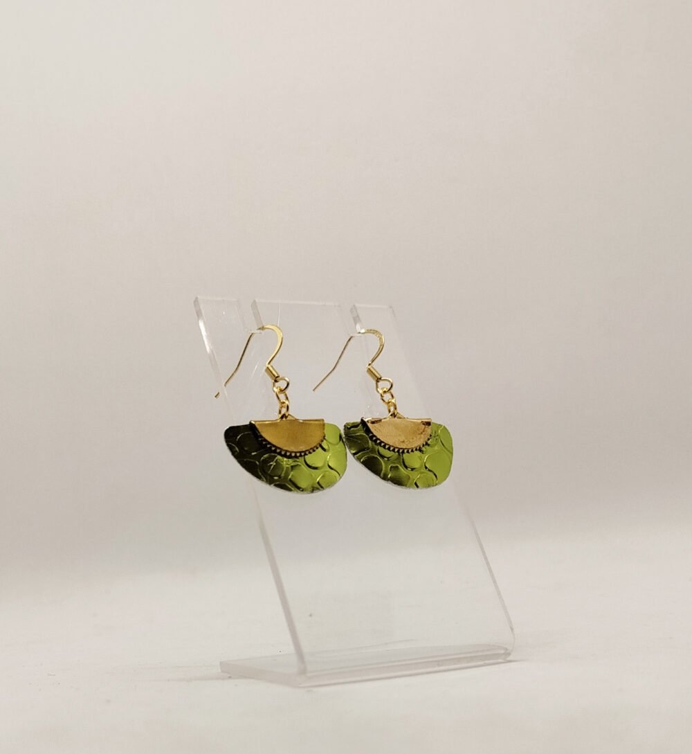 boucles d'oreilles en fil aluminium jaune motif crocodile