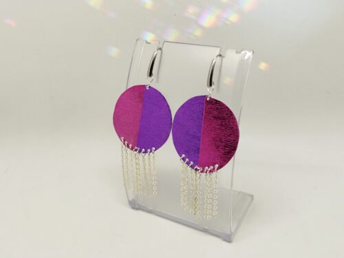 boucles d'oreilles en fil aluminium plat strié violet bijoux fait main