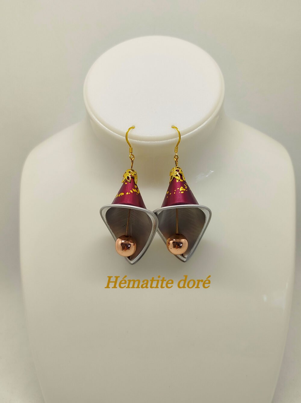 boucles d'oreilles en forme de clochette créées en capsules de café bordeaux clous d'oreilles en acier