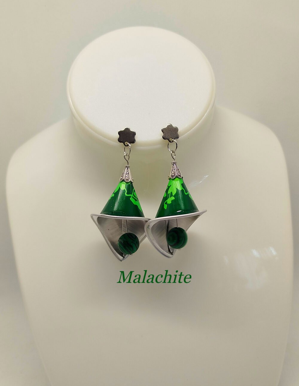boucles d'oreilles en forme de clochette créées en capsules de café vertes clous d'oreilles en acier