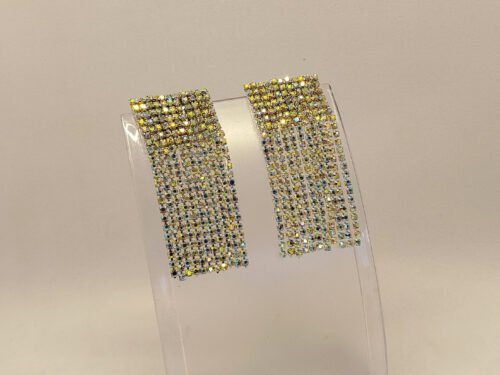 boucles d'oreilles en lanières de strass argentés fixées sur clou d'oreille en acier longueur 6 cm bijou tendance chic
