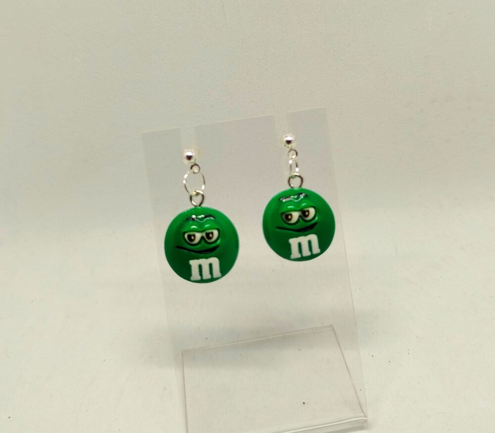 boucles d'oreilles pour enfants breloque m&m's vertes clou d'oreille argenté