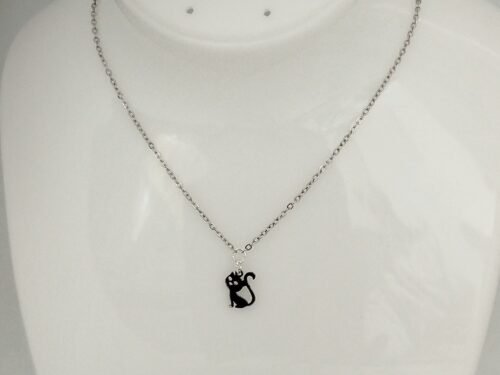 collier avec pendentif petit chat