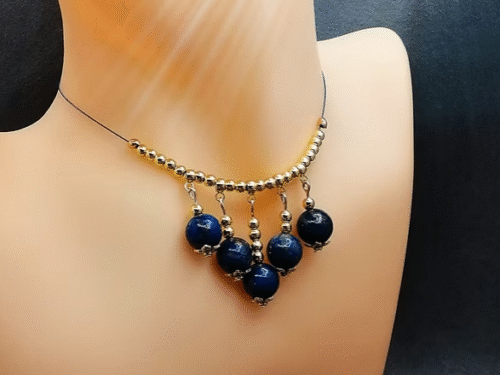 collier avec pierres lapis lazuli sur câble à bijoux 2 collier en pierres lapis lazuli sur câble à bijoux