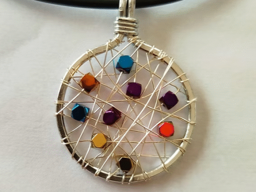 pendentif en-pierres-hématites-