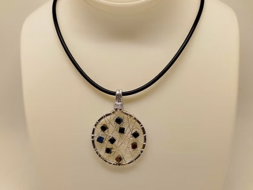 pendentif en-pierres-hématites-