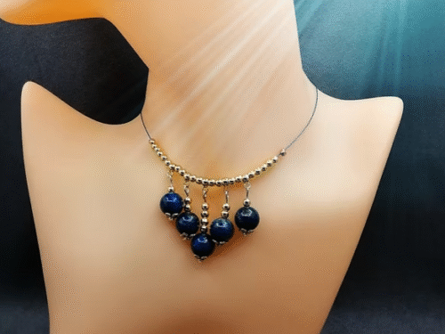 collier-en-pierres-lapis-lazuli-sur-cable-a-bijoux