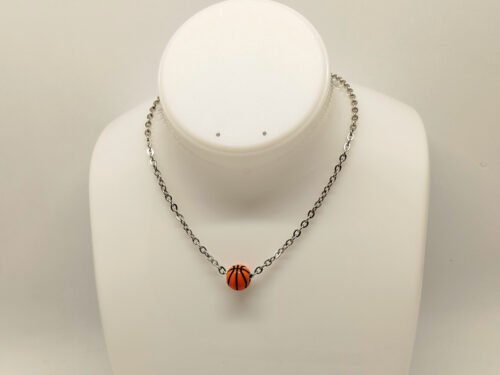 collier enfant à maillons et breloque sport bijou fait main collier enfant à maillons et breloque sport bijou fait main