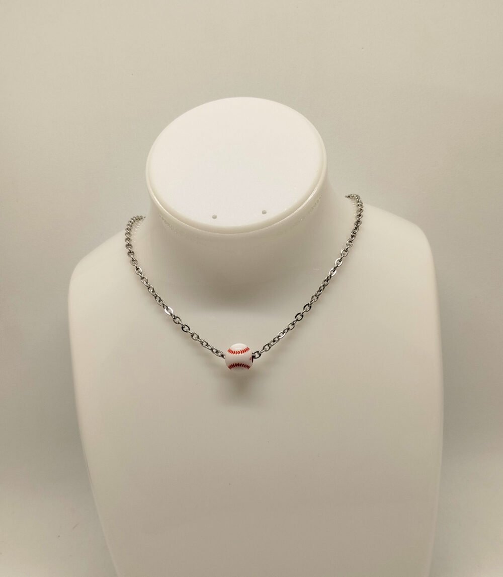 collier enfant à maillons et breloque sport bijou fait main