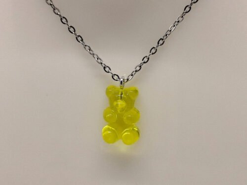 collier pour enfants avec breloque ourson en jaune résine chaîne en acier argenté bijou fait main