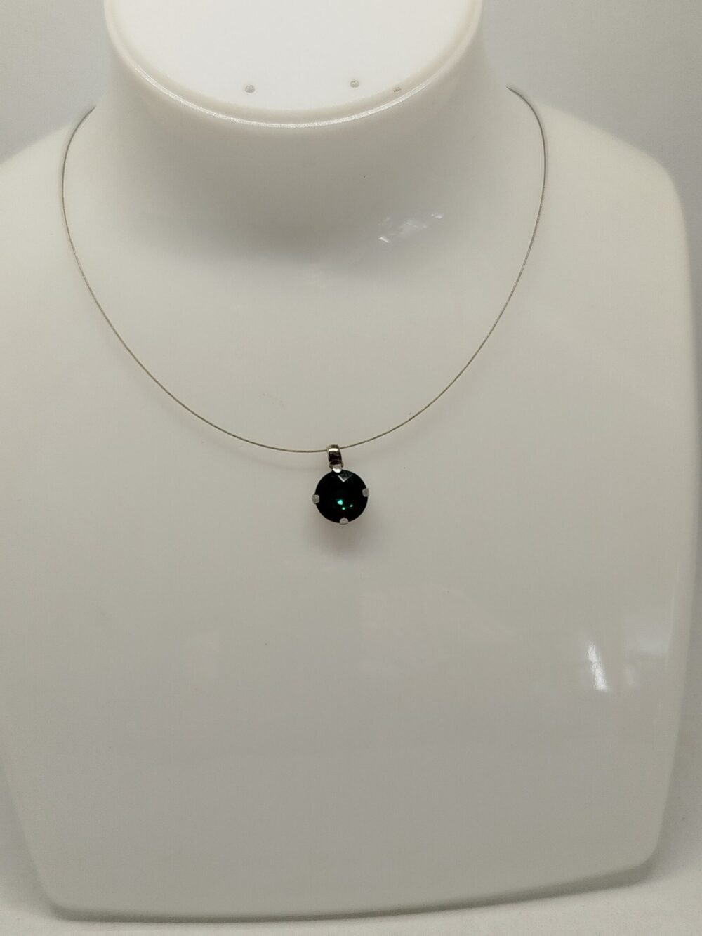 collier en câble à bijoux et petit strass vert foncé de 10 mm
