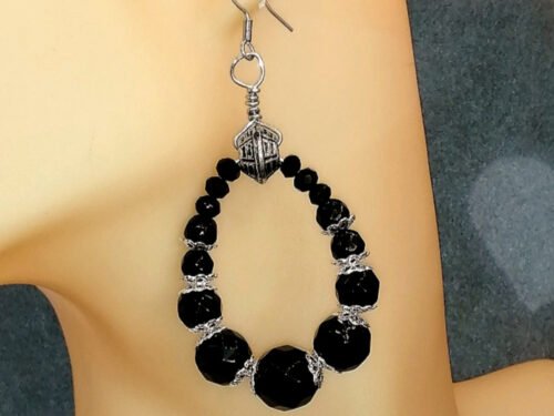 créoles 11 pierres naturelles onyx à facettes entourées de pétales à perles argentés des crochets en acier hypoallergéniques mypearls jeweleryedited_edited_edited