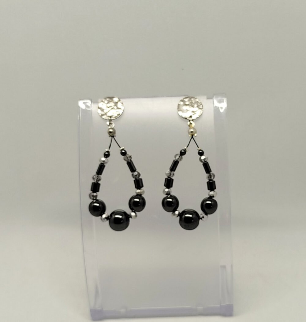créoles femme avec pierres naturelles hématite de différentes tailles bijoux fait main clous d'oreilles rondes et en acier inoxydable