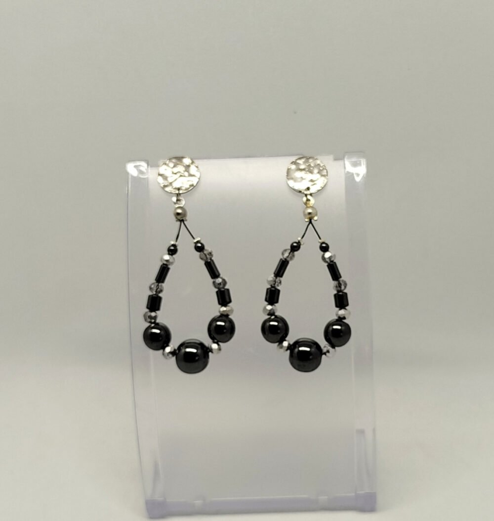 créoles femme avec pierres naturelles hématite de différentes tailles bijoux fait main clous d'oreilles rondes et en acier inoxydable