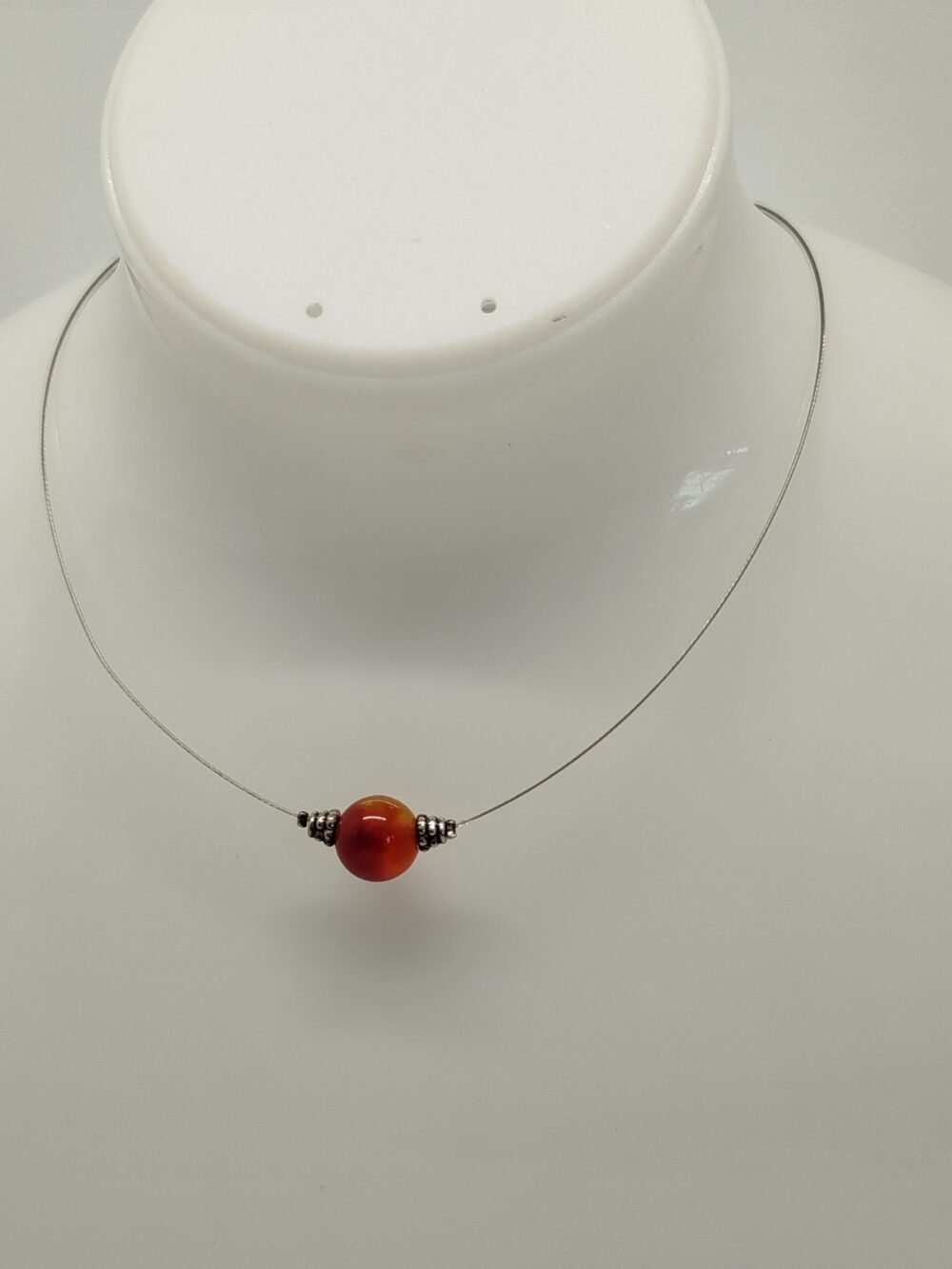 pierre jaspe orange fixé sur câble à bijoux